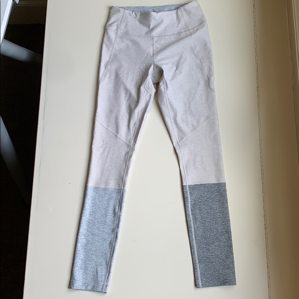 Outdoor Voices 7/8 dipped leggings - Picture 4 of 8